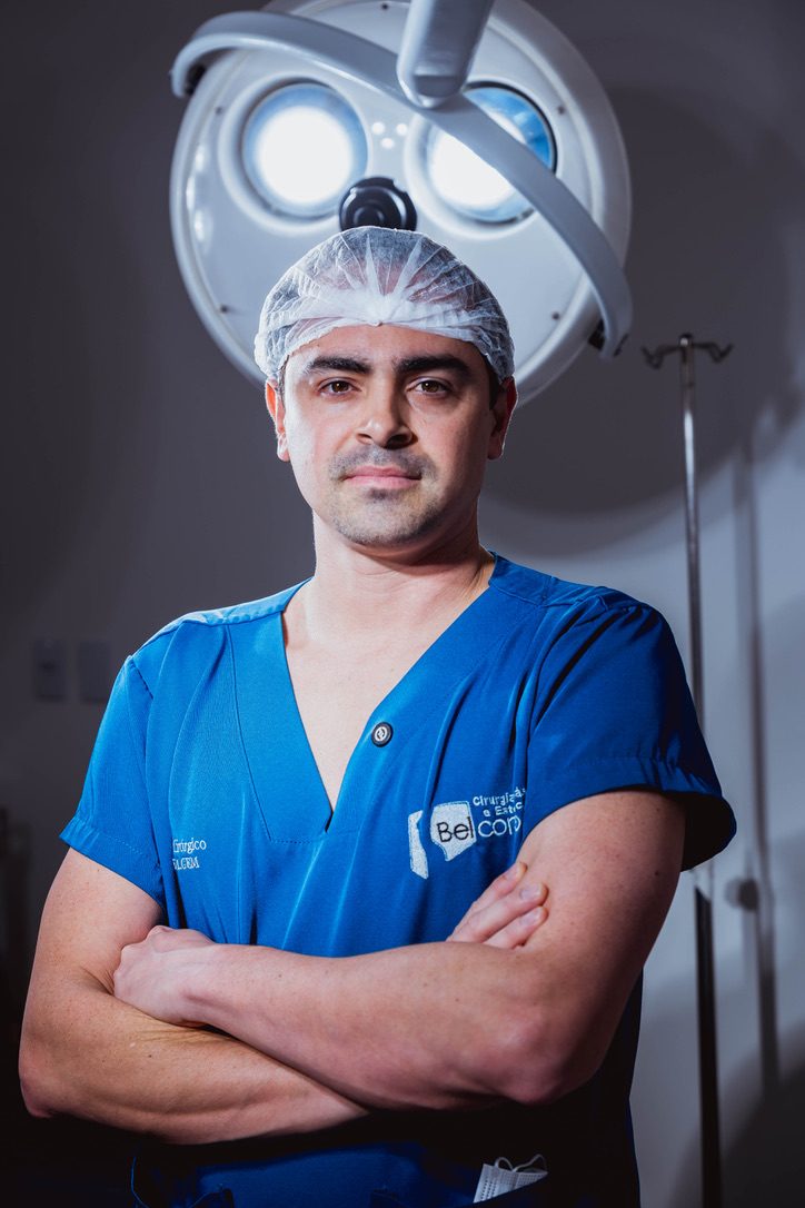 Dr. Felipe Bueno em ambiente cirúrgico